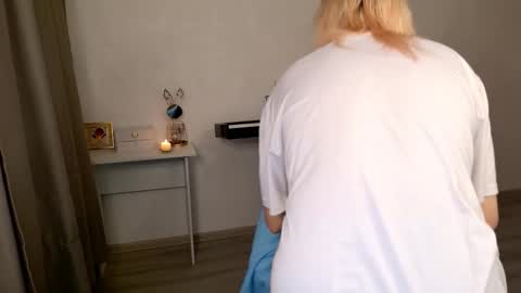 _meow_neko_ online show from 11-16-25, 08:47