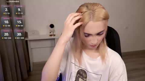 _meow_neko_ online show from 02-25-26, 11:03