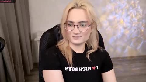 _meow_neko_ online show from 03-14-26, 05:29