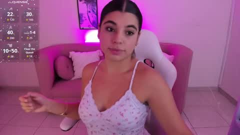 Snapshot of _mia_blue_18_ chatting on 10-06-25, 07:11 MIa blue 18 online show from 10-06-25, 07:11