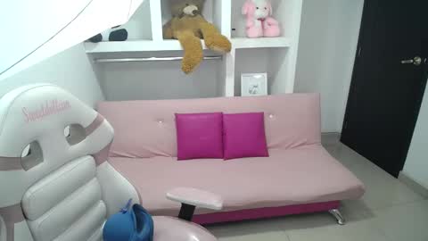 Snapshot of _miaaleon chatting on 01-18-25, 02:44 Mia online show from 01-18-25, 02:44