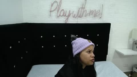 Snapshot of _miaaleon chatting on 02-25-25, 12:45 Mia online show from 02-25-25, 12:45