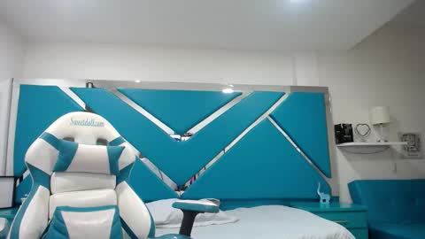 Snapshot of _miaaleon chatting on 02-26-25, 01:19 Mia online show from 02-26-25, 01:19