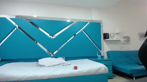 Snapshot of _miaaleon chatting on 02-26-25, 07:27 Mia online show from 02-26-25, 07:27