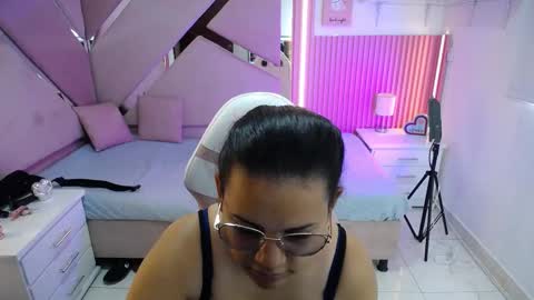 Snapshot of _miaaleon chatting on 09-27-25, 12:21 Mia online show from 09-27-25, 12:21