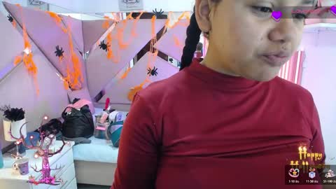 Snapshot of _miaaleon chatting on 10-22-25, 12:38 Mia online show from 10-22-25, 12:38