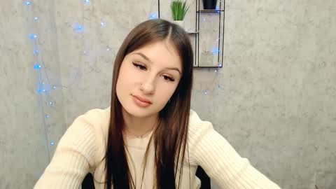 Snapshot of _miaangel_ chatting on 02-18-25, 05:10 Mia online show from 02-18-25, 05:10