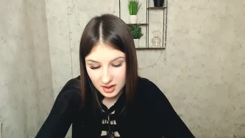 Snapshot of _miaangel_ chatting on 03-05-25, 02:23 Mia online show from 03-05-25, 02:23