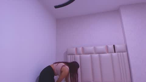 Mia  online show from 02-14-26, 11:51