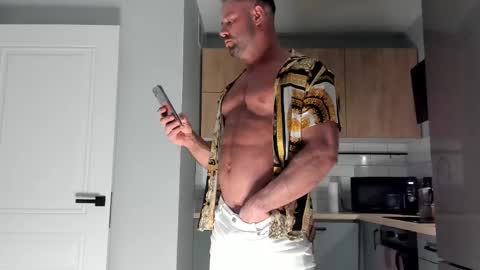 Snapshot of _miles19 chatting on 04-29-26, 10:52 _miles19 online show from 04-29-26, 10:52