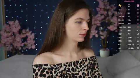 Snapshot of _mirror_girl chatting on 04-24-26, 05:54 Victoria online show from 04-24-26, 05:54
