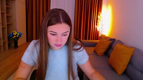 Snapshot of _miss_mia chatting on 09-17-25, 04:58 Mia online show from 09-17-25, 04:58