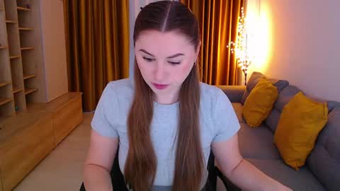 Mia online show from 04-12-26, 05:34