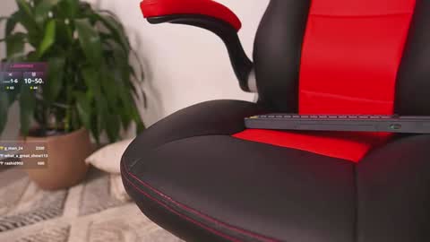 Snapshot of _missamber chatting on 12-30-24, 10:55 Vale online show from 12-30-24, 10:55