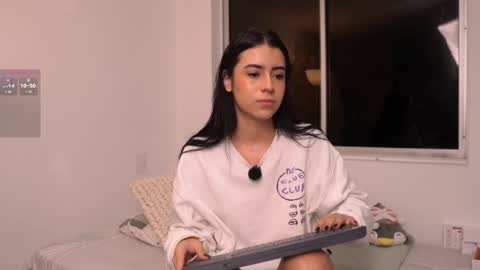 Snapshot of _missamber chatting on 02-14-25, 01:13 Vale online show from 02-14-25, 01:13