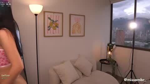 Snapshot of _missamber chatting on 12-02-25, 10:05 Vale online show from 12-02-25, 10:05