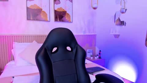 Snapshot of _missy_miller chatting on 10-24-25, 03:58 _missy_miller online show from 10-24-25, 03:58