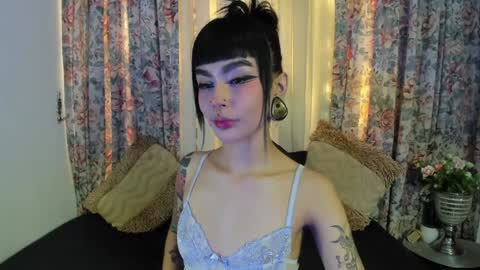 mizuki  online show from 01-10-25, 06:06