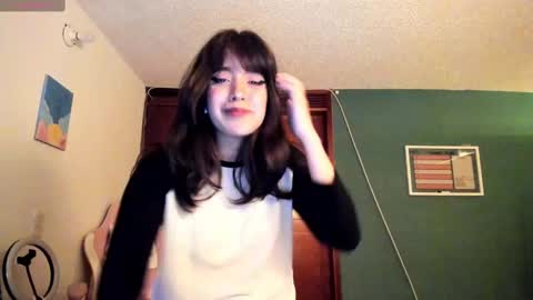 Snapshot of _moon_cake_ chatting on 02-17-25, 08:09 Next stream 950 pm Colombia time xd online show from 02-17-25, 08:09