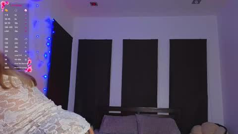 Snapshot of _morpho_ chatting on 12-23-24, 01:35 Francine Aisi Morpho - a genus of blue butterflies. online show from 12-23-24, 01:35