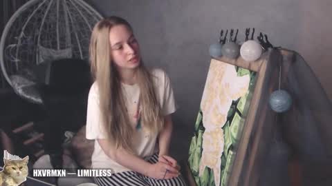 Snapshot of _mother_of_cats chatting on 09-15-25, 08:20 Debby online show from 09-15-25, 08:20