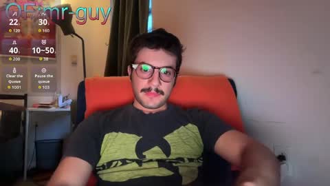 Snapshot of _mrguy_ chatting on 04-10-26, 11:31 _mrguy_ online show from 04-10-26, 11:31