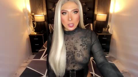 _natashacooper_ online show from 04-23-26, 02:52