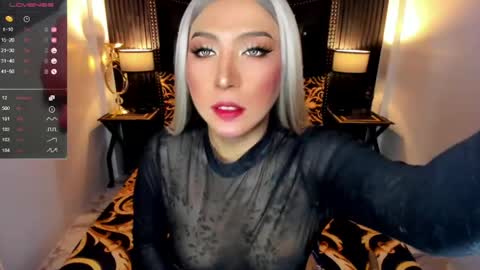 _natashacooper_ online show from 05-22-26, 09:59