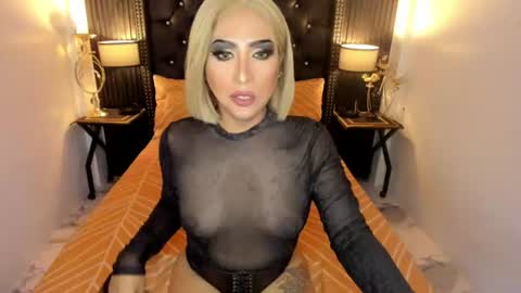 _natashacooper_ online show from 06-17-26, 02:14