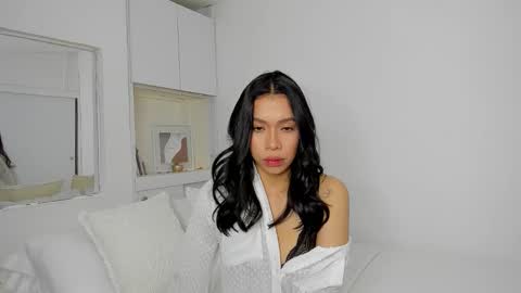 Snapshot of _nathaliesex chatting on 10-22-25, 03:40 independent model natha online show from 10-22-25, 03:40