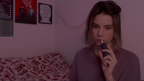 Snapshot of _ni_kiss chatting on 01-22-25, 09:21 Nika online show from 01-22-25, 09:21