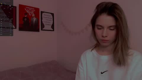 Snapshot of _ni_kiss chatting on 01-25-25, 12:27 Nika online show from 01-25-25, 12:27