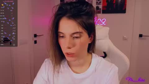 Snapshot of _ni_kiss chatting on 11-23-25, 07:13 Nika online show from 11-23-25, 07:13