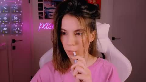 Snapshot of _ni_kiss chatting on 02-14-26, 04:48 Nika online show from 02-14-26, 04:48