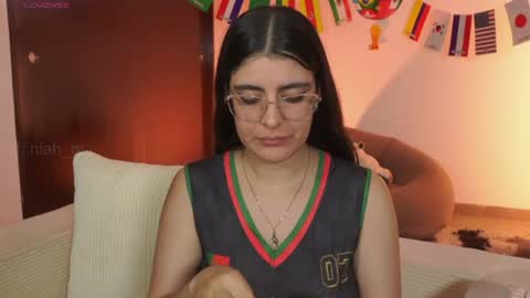NiniHelp me by giving my show a thumbs up online show from 06-18-26, 12:00