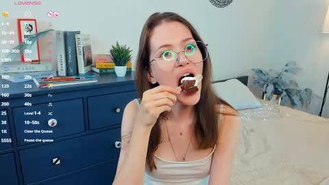 Snapshot of _nicehabbitt_ chatting on 05-06-26, 01:16 Ashley online show from 05-06-26, 01:16