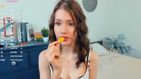 Snapshot of _nicehabbitt_ chatting on 05-08-26, 10:42 Ashley online show from 05-08-26, 10:42