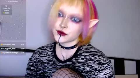 Nicole online show from 11-23-25, 09:14