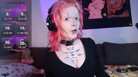 Snapshot of _nicole_meow_ chatting on 06-17-26, 02:14 Nicole online show from 06-17-26, 02:14