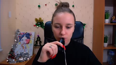 Snapshot of _nicole_new chatting on 12-27-24, 11:50 Nica online show from 12-27-24, 11:50