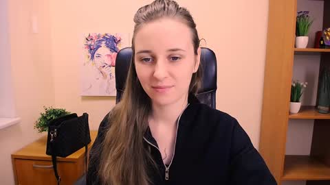 Snapshot of _nicole_new chatting on 01-18-25, 03:27 Nica online show from 01-18-25, 03:27