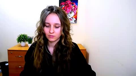 Snapshot of _nicole_new chatting on 02-06-25, 03:31 Nica online show from 02-06-25, 03:31