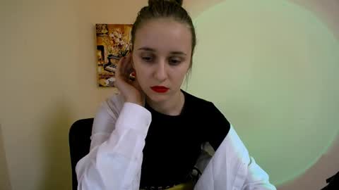 Snapshot of _nicole_new chatting on 02-11-25, 04:13 Nica online show from 02-11-25, 04:13