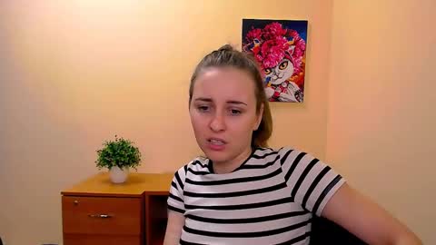 Snapshot of _nicole_new chatting on 03-11-25, 01:23 Nica online show from 03-11-25, 01:23