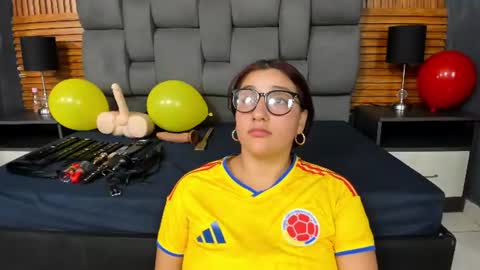  NicoleSweet1 online show from 06-17-26, 08:54