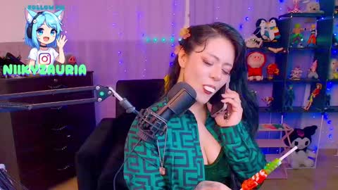 niiky online show from 12-01-25, 04:12