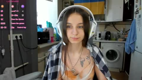 Snapshot of _nika_kik chatting on 04-28-26, 02:55 Nika online show from 04-28-26, 02:55