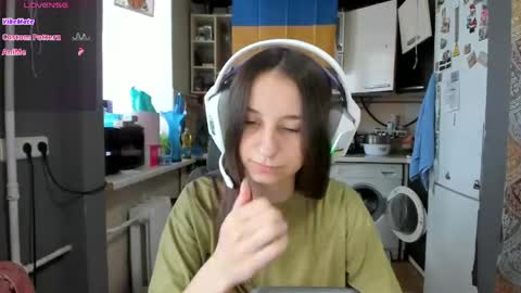 Snapshot of _nika_kik chatting on 04-30-26, 10:43 Nika online show from 04-30-26, 10:43