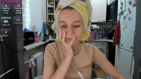 Snapshot of _nika_kik chatting on 05-30-26, 02:58 Nika online show from 05-30-26, 02:58
