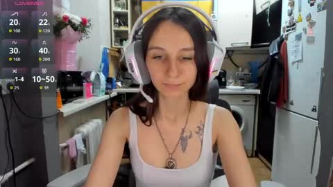 Snapshot of _nika_kik chatting on 05-31-26, 06:09 Nika online show from 05-31-26, 06:09